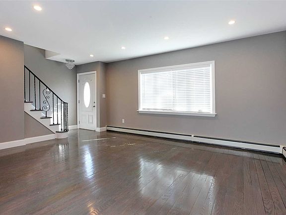 3rd image of 250 Cartwright Blvd