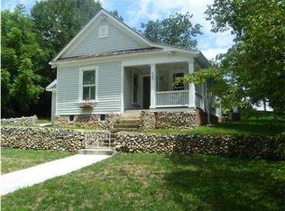 407 Gordon St, Chickamauga, GA 30707
