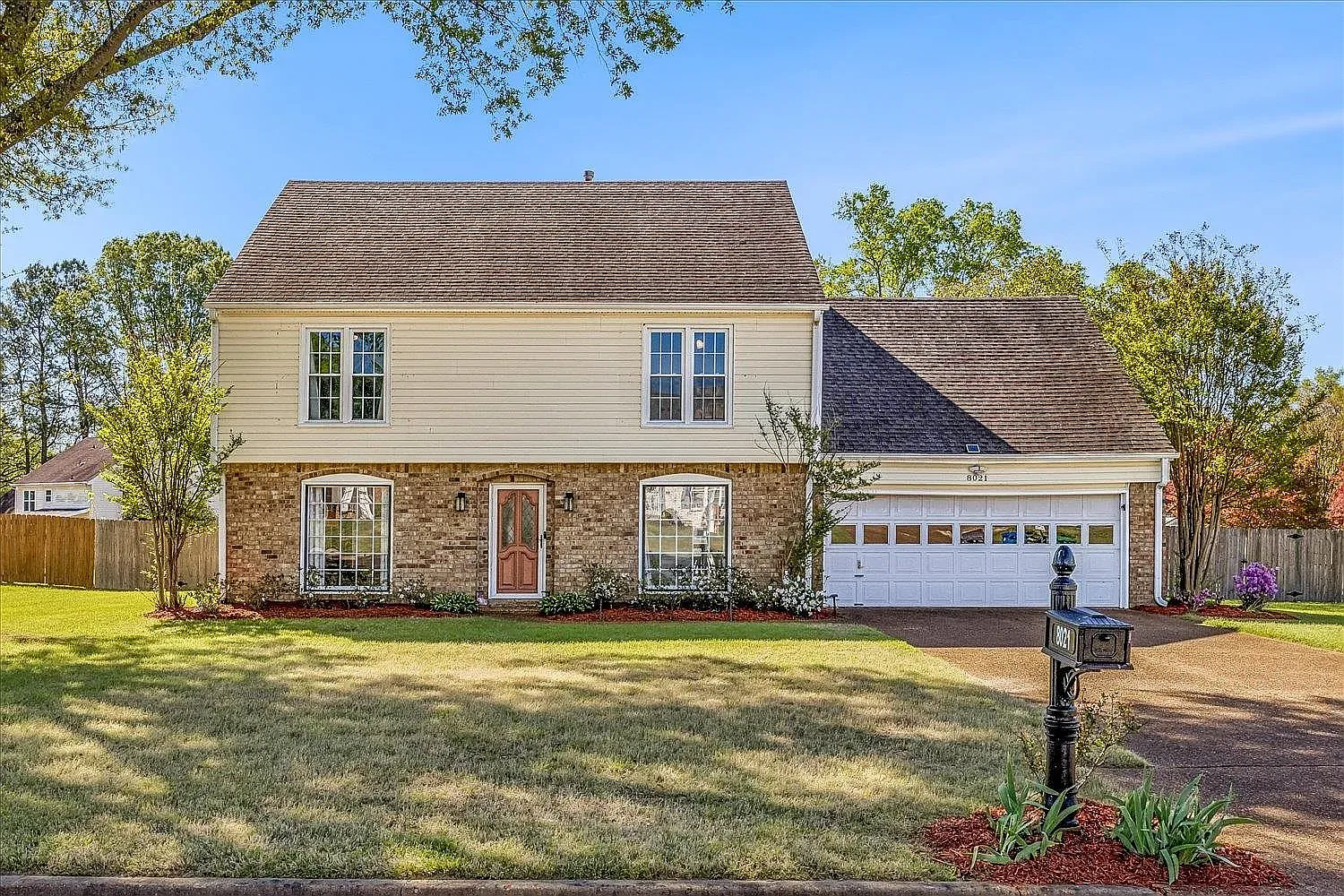 4 bed, 2.5 bath, 2687 sqft, $6,000 — Photo 1