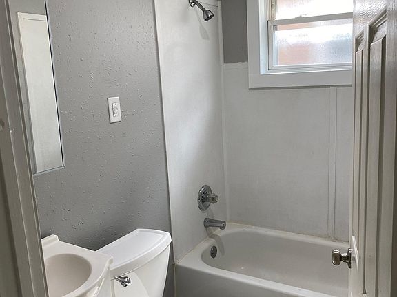 5th image of 2838 Pauger St #2838