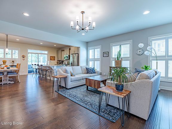 5th image of 10329 Truman Way