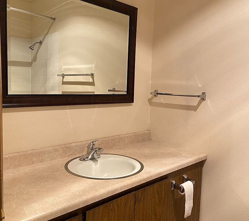 2nd image of 2101 W 7th St APT 22