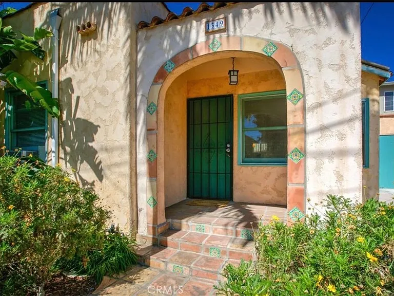 1349 N Citrus Ave — Photo 3