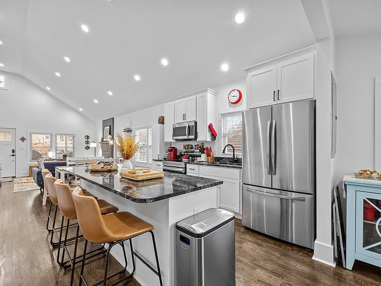 39 Cedar St — Photo 13