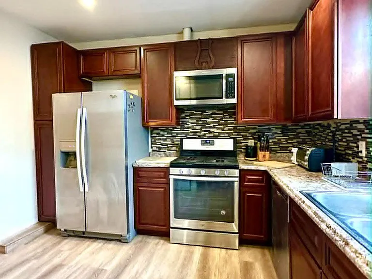 1209 Peters St — Photo 4