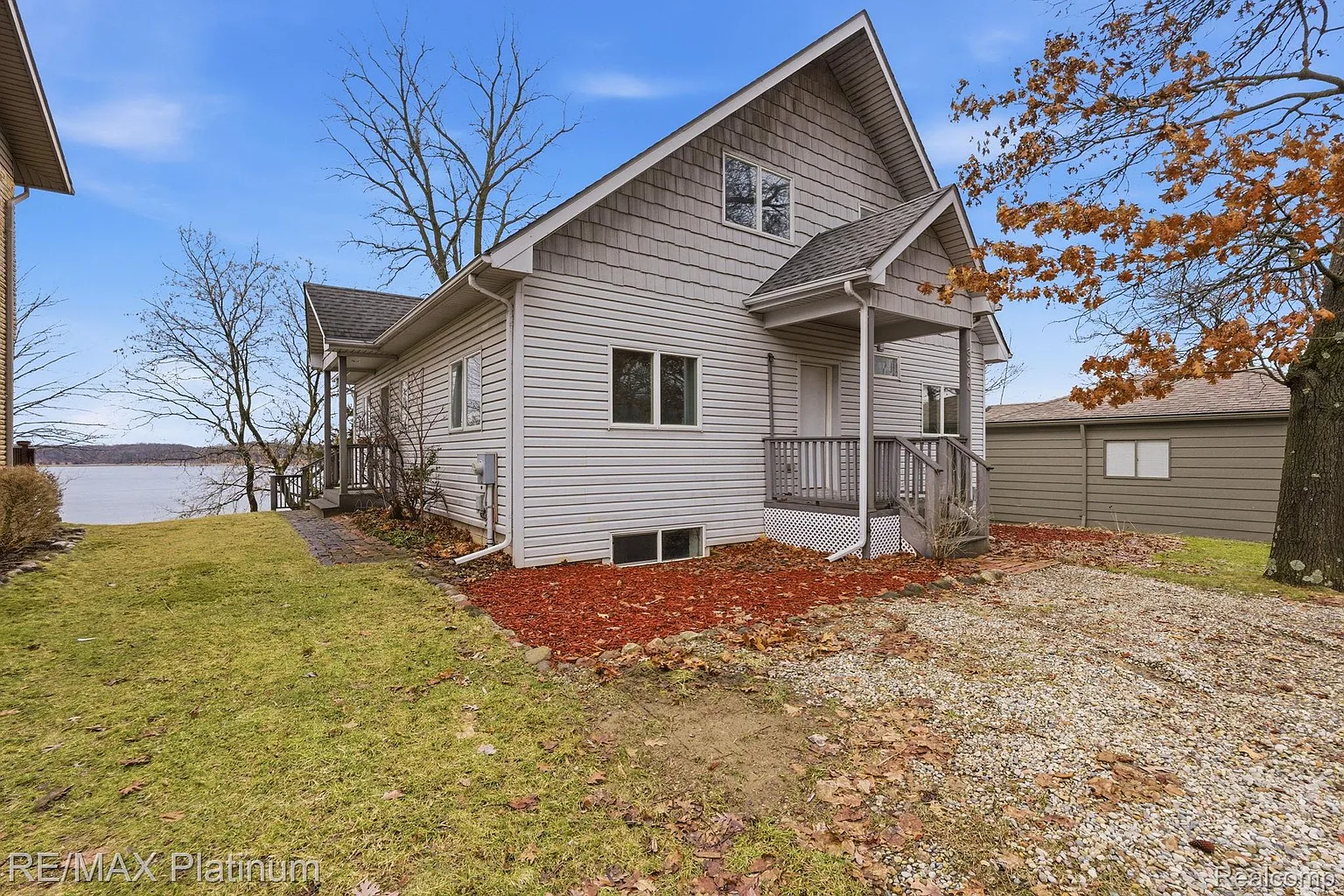 3340 Pineridge Ln photo 1
