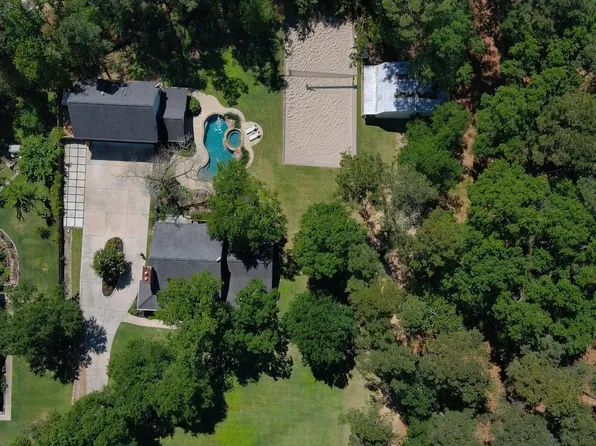 34 Wind River Dr, Conroe, TX 77384