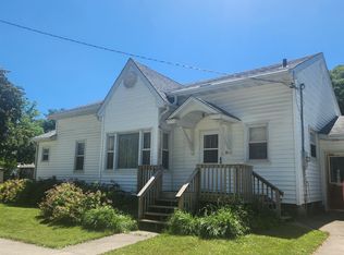 304 Spruce St NW, Elkader, IA 52043