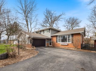 920 60th Pl, Downers Grove, IL 60516