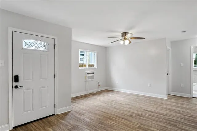 1318 S Salcedo St #101 — Photo 3