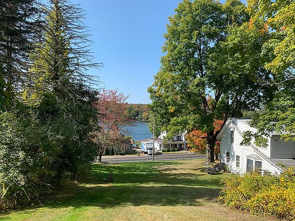 lake view back/side yard