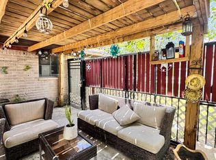 9018 Lazy River Ln, Houston, TX 77088