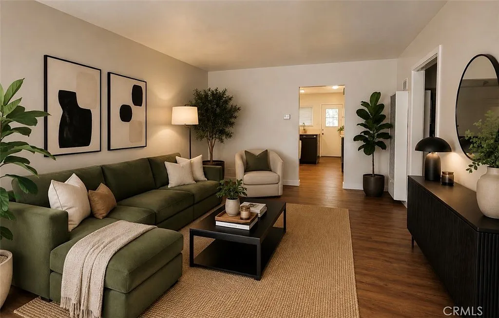 2 bed, 900 sqft, $2,450 — Photo 3
