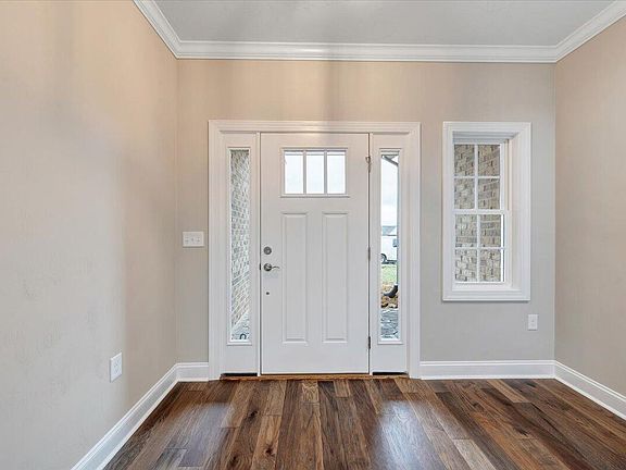 3rd image of 135 Merion Cir