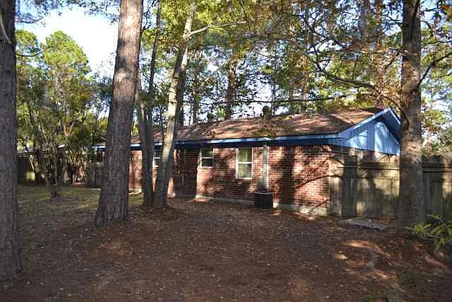 1010 Pineland Ave — Photo 15