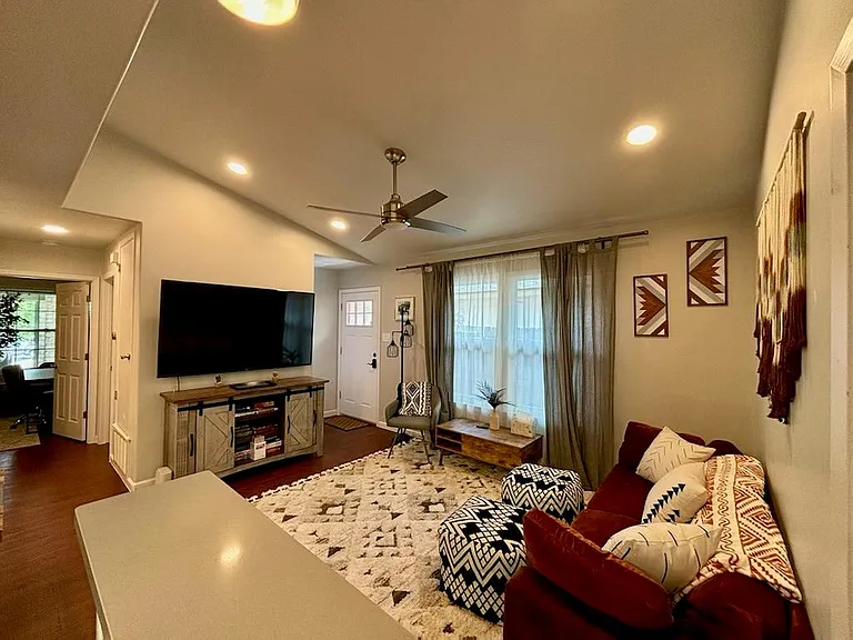 2412 Thornton Rd #B — Photo 10