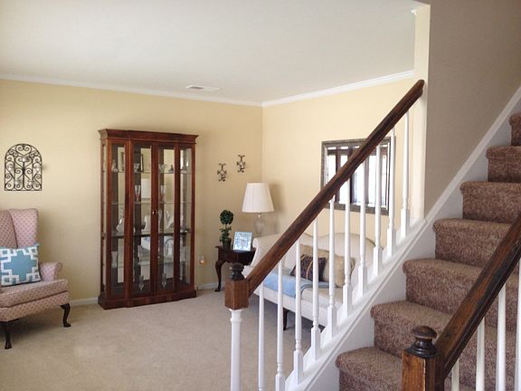 ENTRY TO LIVING ROOM