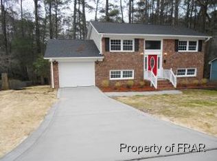 826 Shadowlawn Dr, Fayetteville, NC 28303
