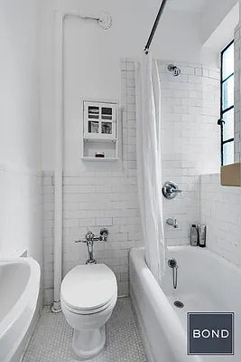 Sold by Bond New York | media 5