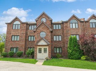 8701 Waterfront Dr APT 1A, Palos Hills, IL 60465