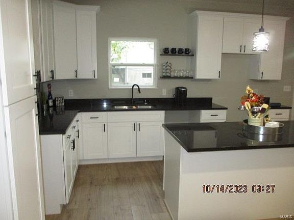 5th image of 7710 Lakefield Ct