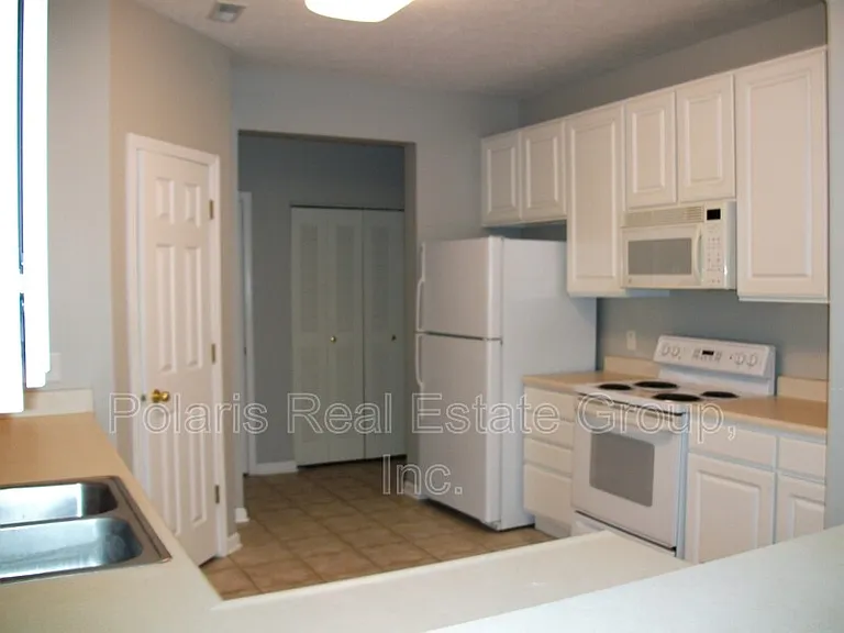 2215 Colfax Ln — Photo 9