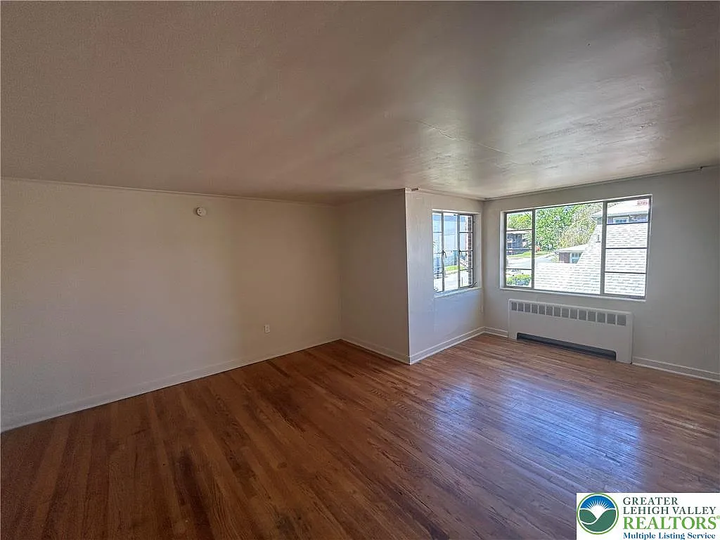 Building Photo - 831 N 20th St #B