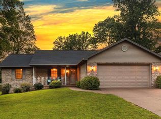 1434 Sandalwood Ct, Evansville, IN 47720