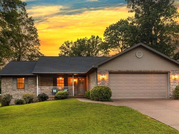 1434 Sandalwood Ct, Evansville, IN 47720