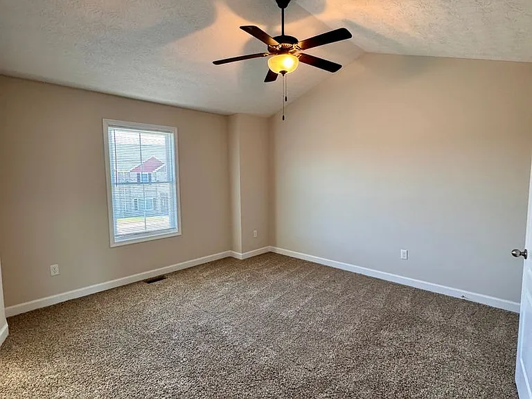 175 Cedar Point Ln — Photo 5