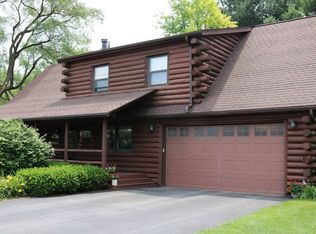 8035 Prince Charming Ln, Roscoe, IL 61073