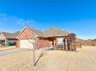 11125 SW 40th St, Mustang, OK 73064