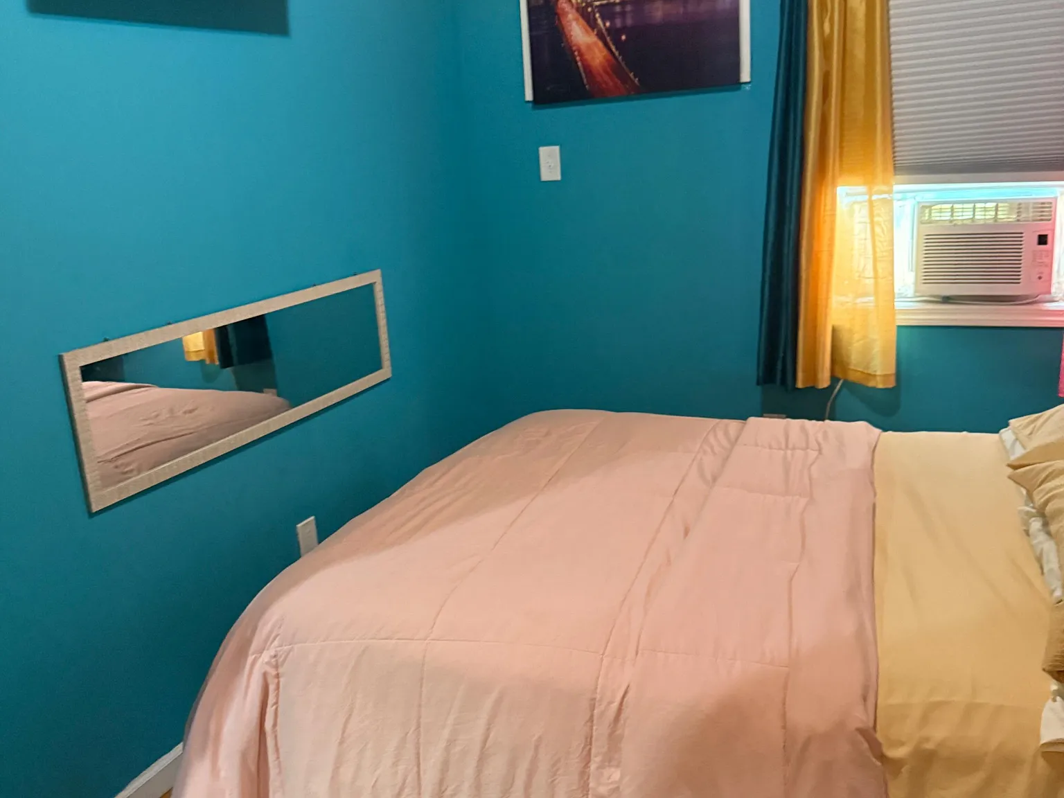 2 bed, 1.0 bath, 180 sqft, $1,594 — Photo 1