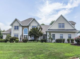2520 Stone Creek Dr, Knoxville, TN 37918