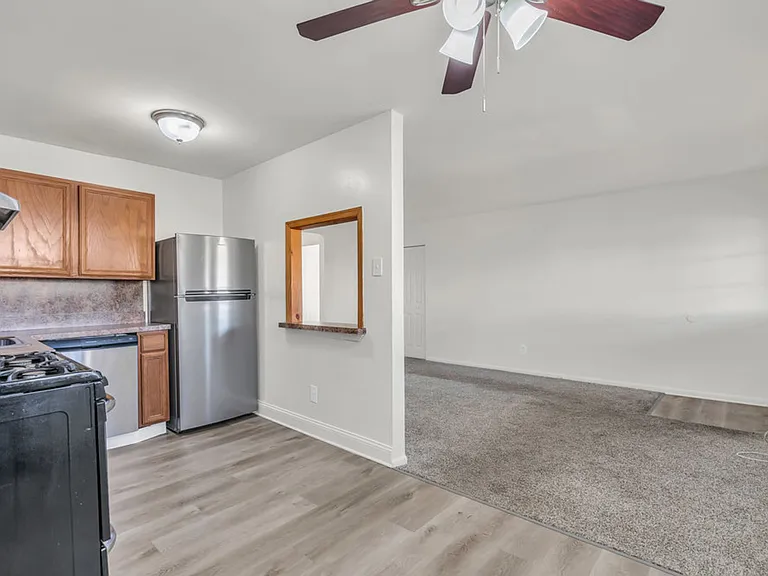 Laurelton Village Apartments — Photo 35