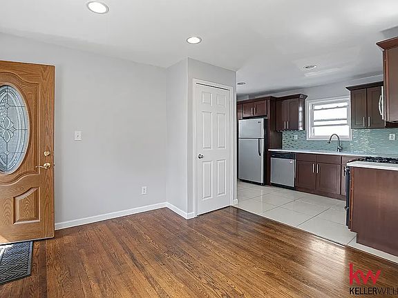 5th image of 118-27 Lakeview Blvd E #1