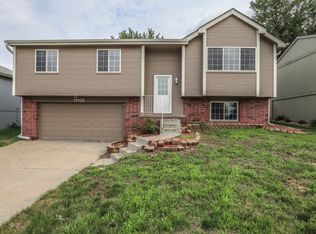 11105 Martin Ave, Omaha, NE 68164