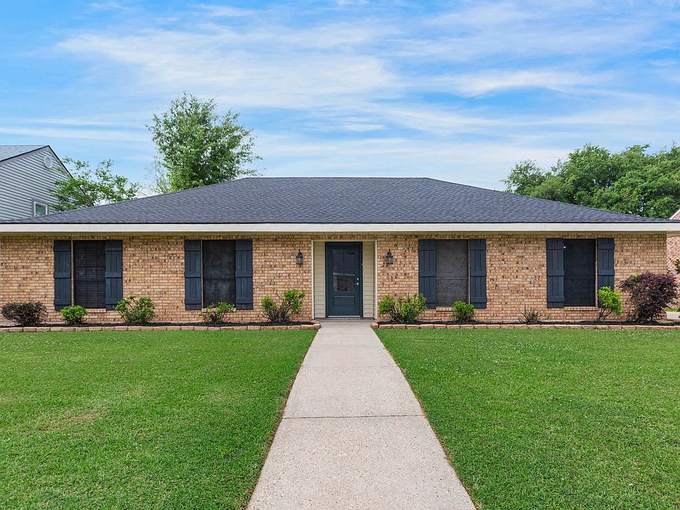 1st image of 307 Celeste Dr