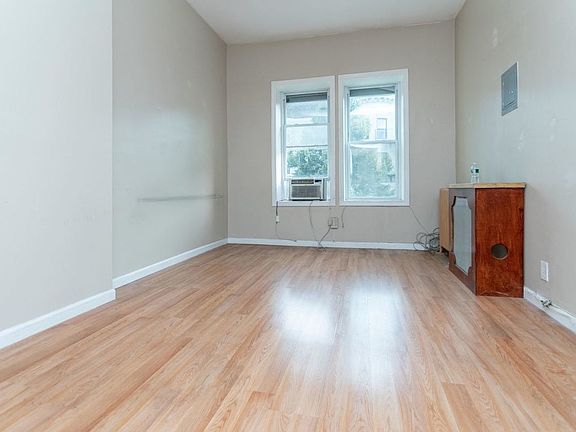 3rd image of 653 Park Pl #101