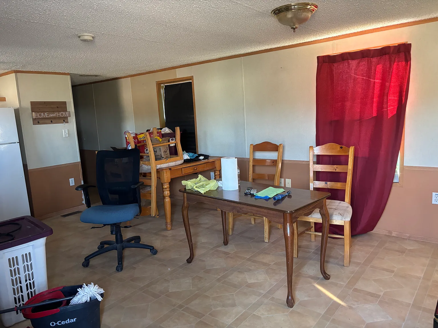 3 bed, 1000 sqft, $1,300 — Photo 3