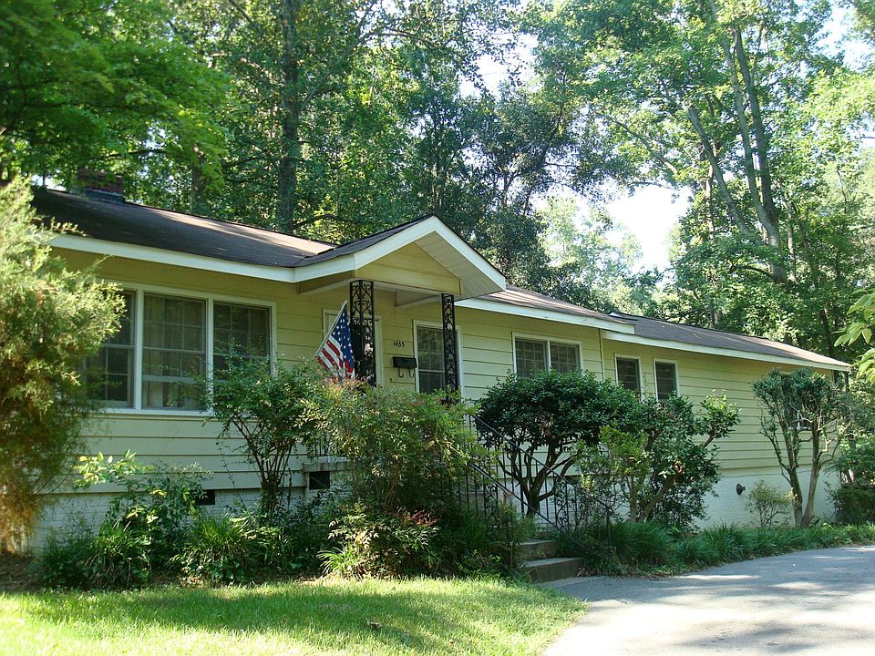2nd image of 1455 Park Dr