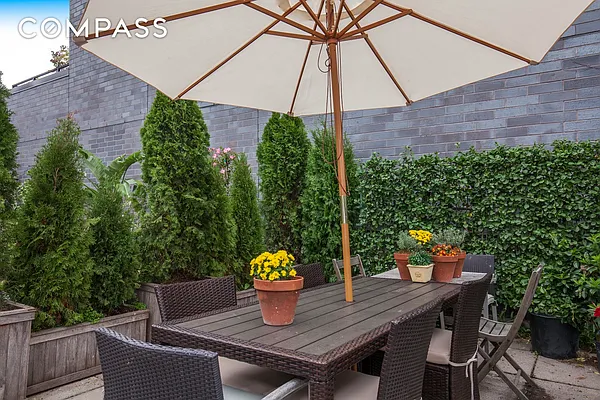 Sold by Compass | media 24