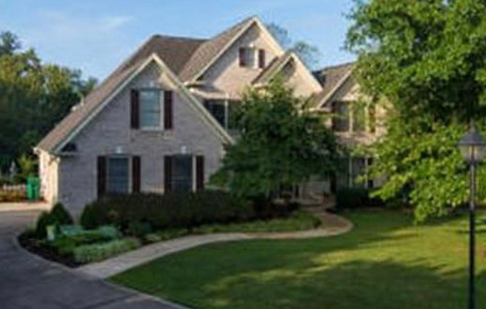 1st image of 411 Torrington Ct