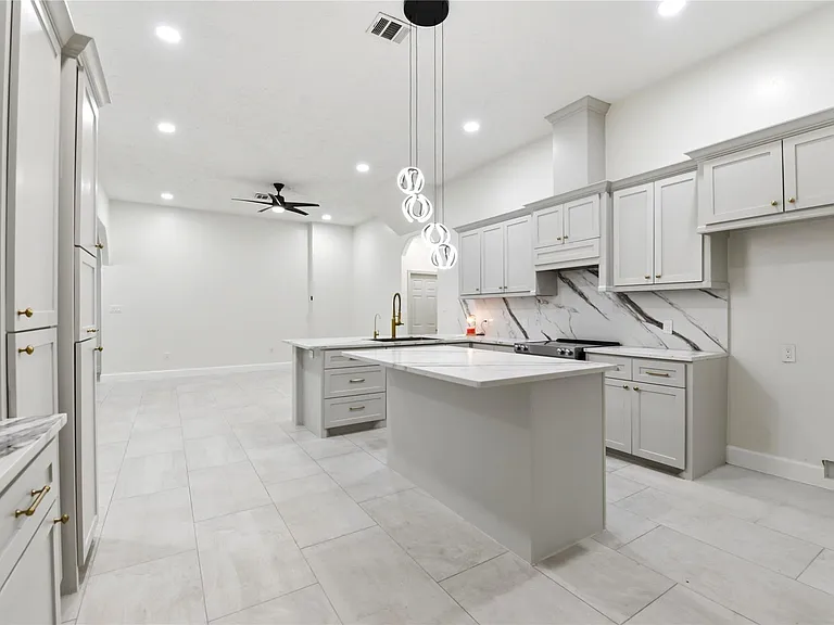 9403 Spaulding St — Photo 12
