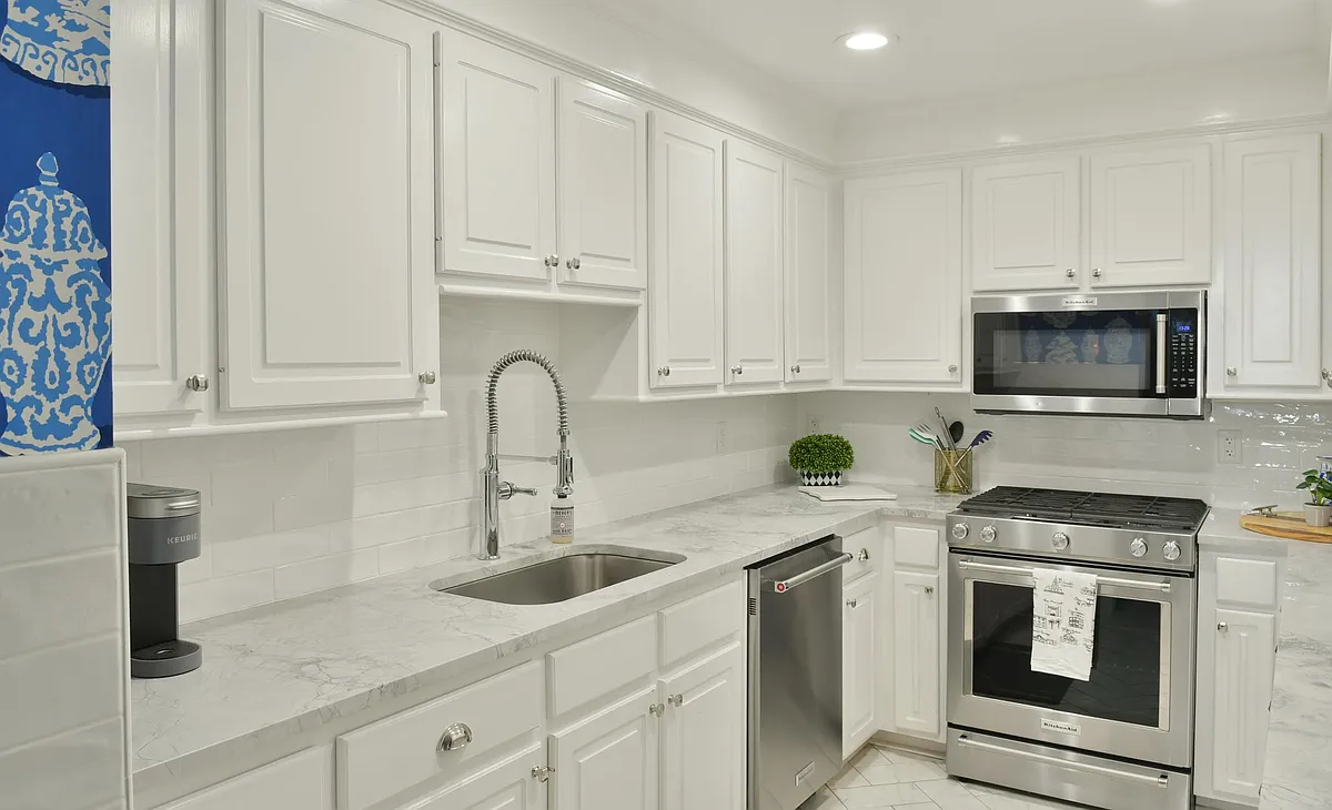 Building Photo - 7 Longitude Ln