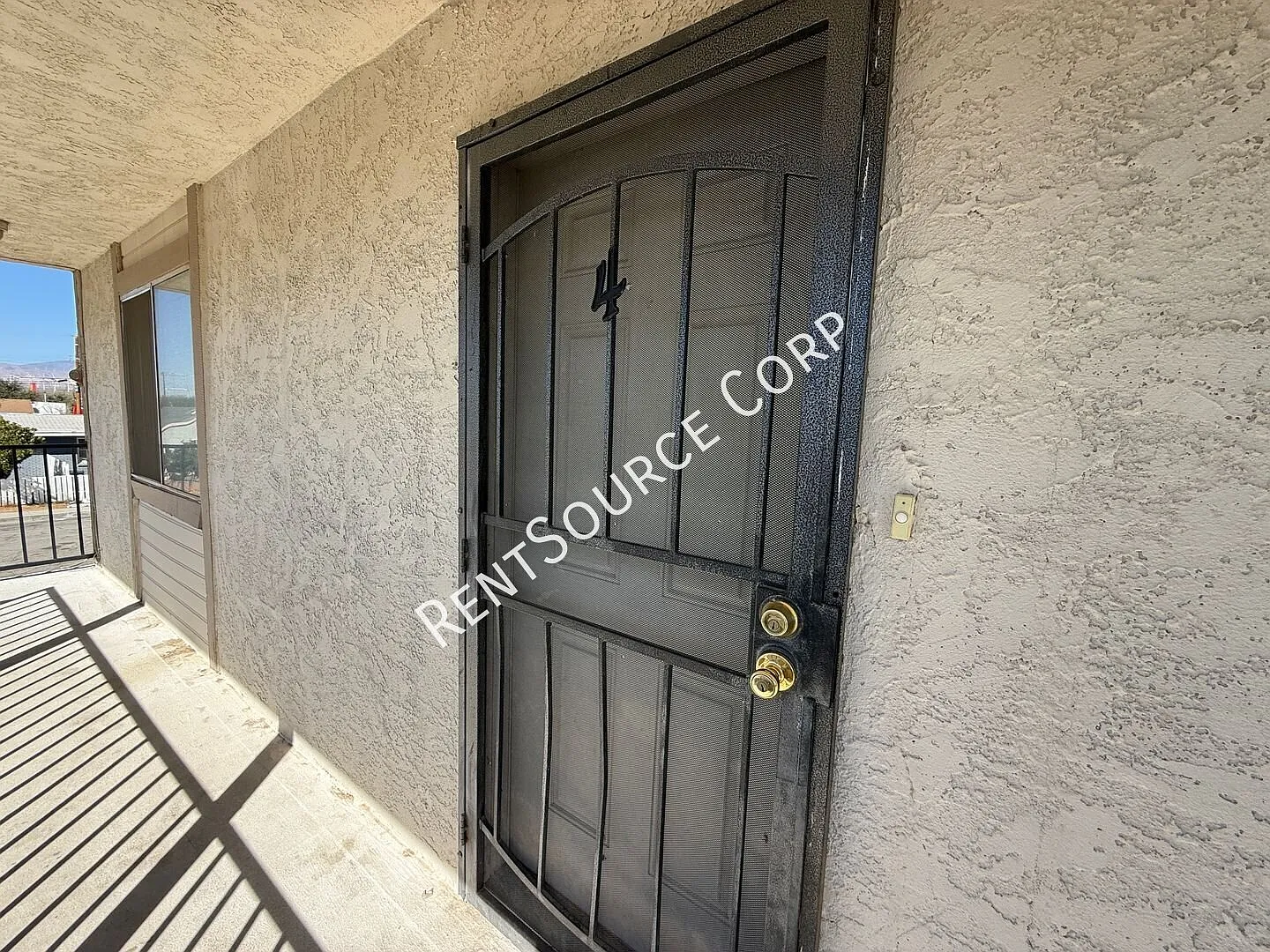 2 Bedrooms/1 Bathrooms Upstairs Condo for Rent in Mojave in Kern County — Photo 2