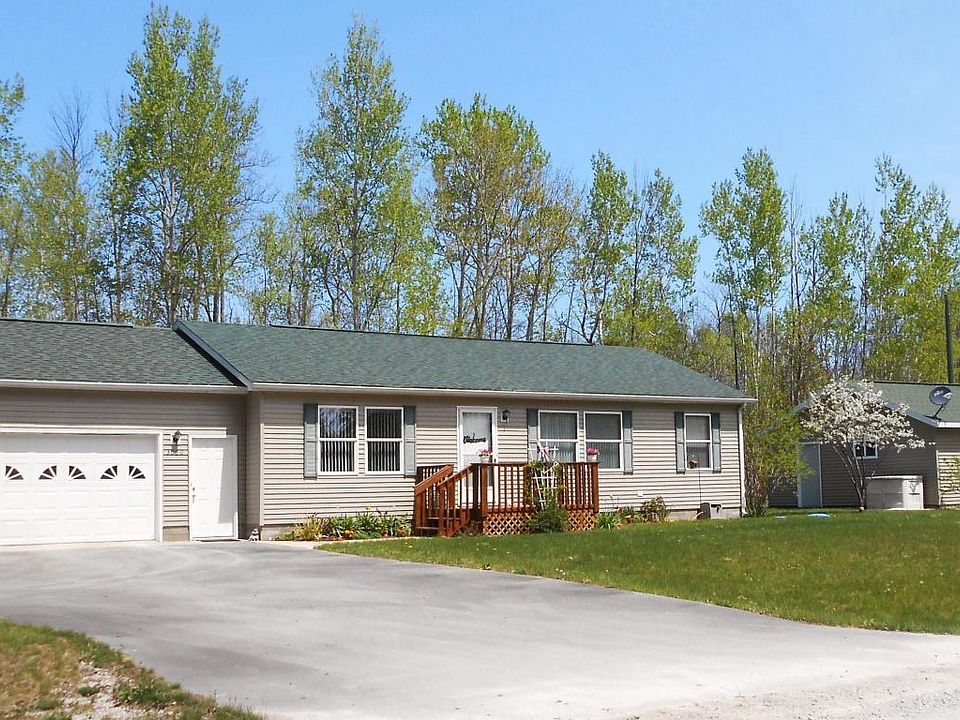1st image of 3060 Lakewood Dr