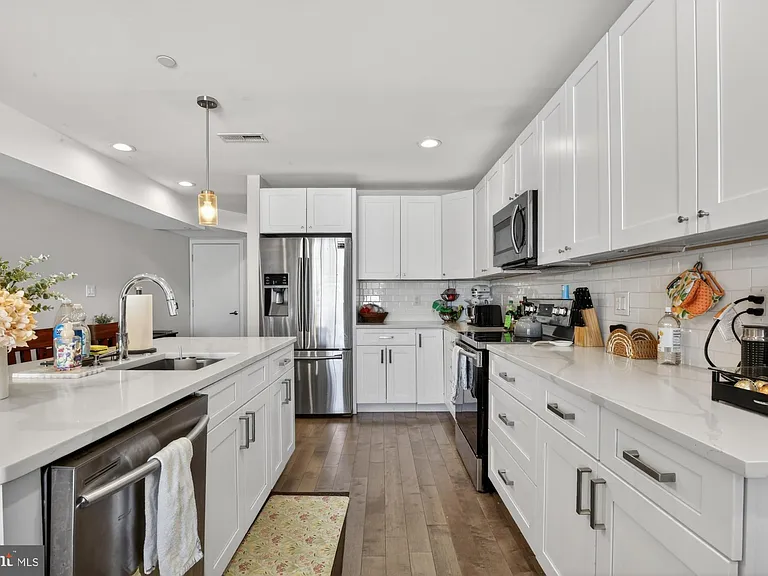 1650 Point Breeze Ave #3 — Photo 3
