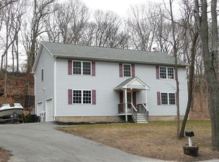 117 N Country Rd, Smithtown, NY 11787