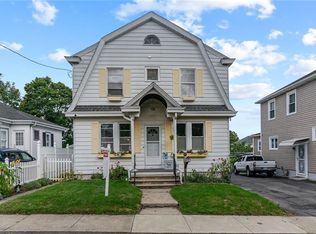 14 Mayflower St, East Providence, RI 02914
